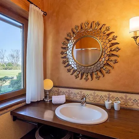 Stunning Lakefront In * Lesa