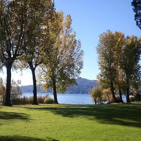 Stunning Lakefront In * Lesa